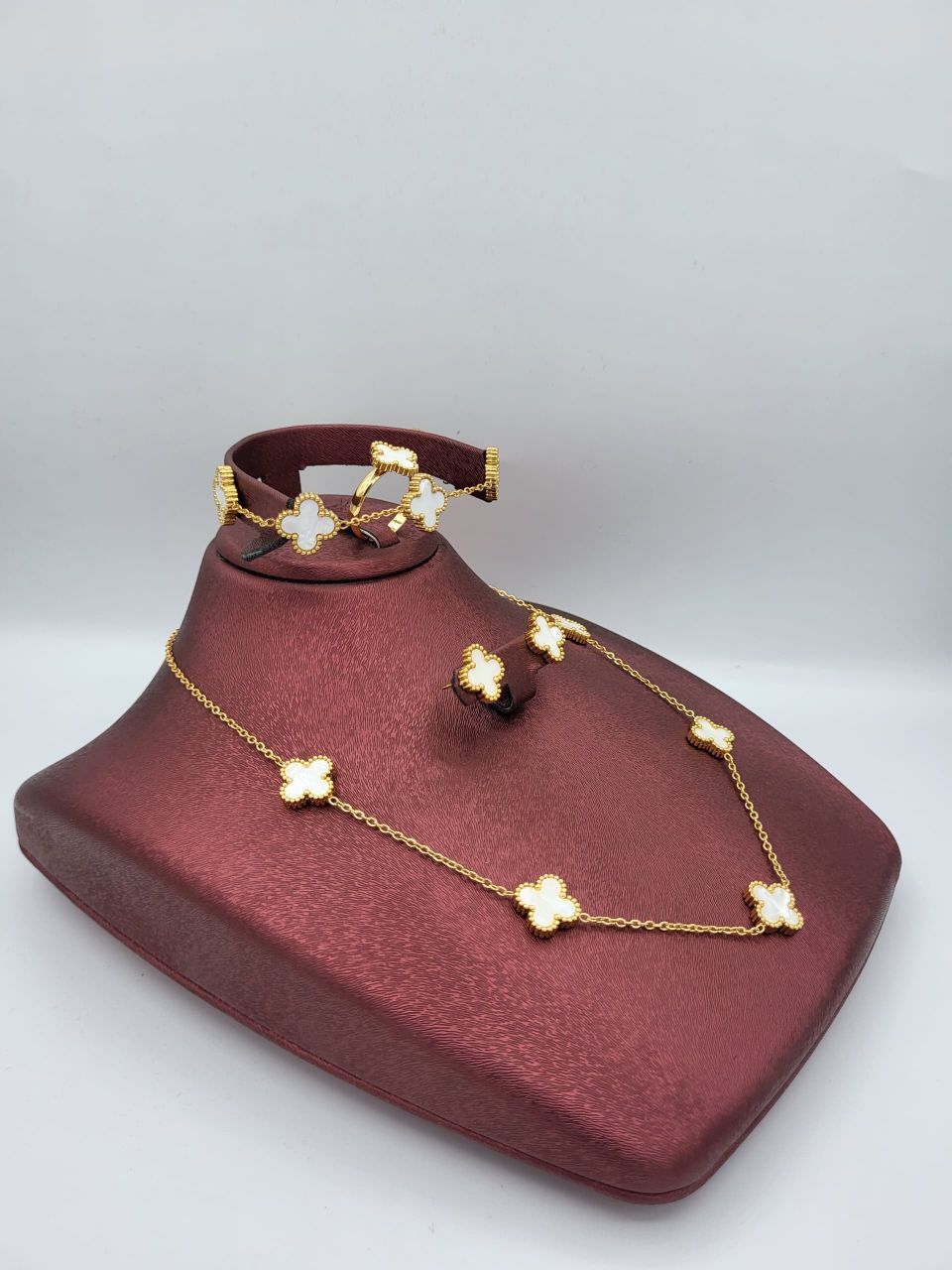 طقم كامل بالون الذهبي و الأبيض