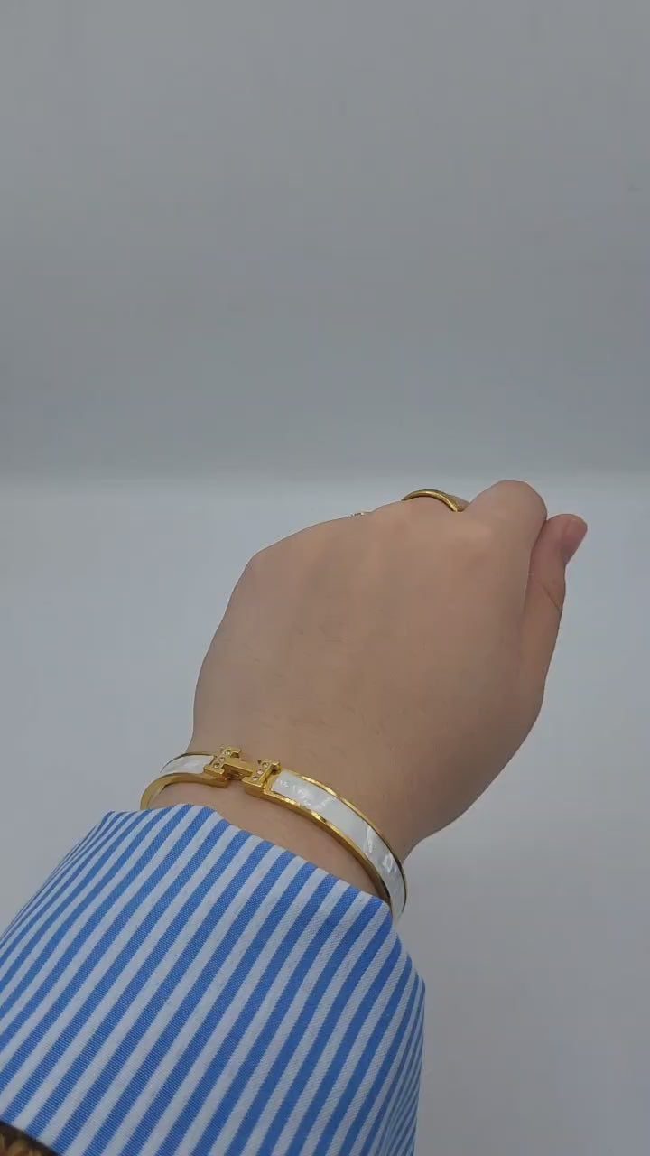 سوار hermes الشهير